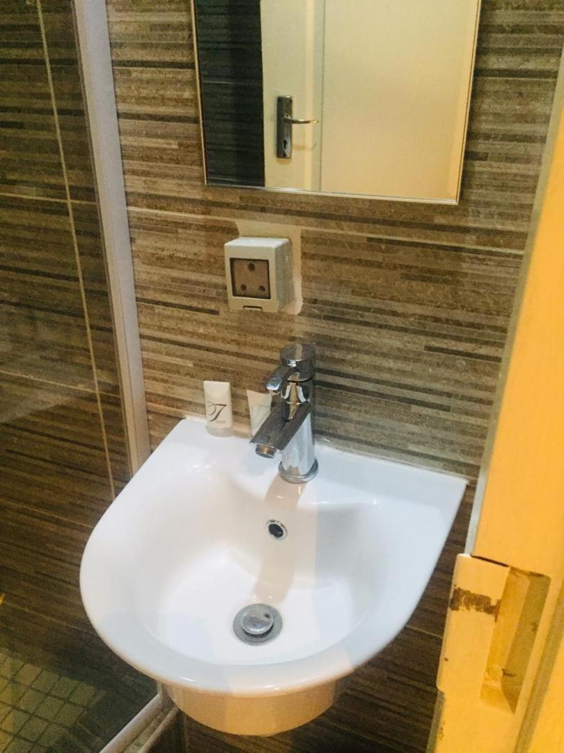 Mathlyn Guesthouse Gaborone Zewnętrze zdjęcie