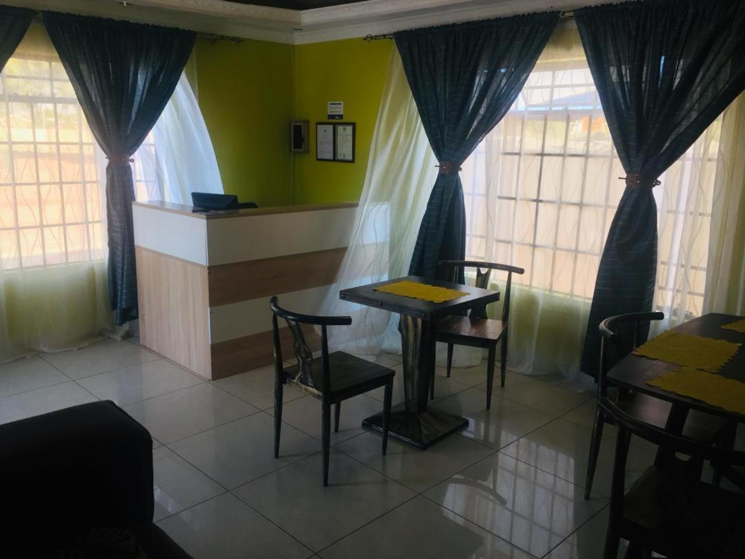 Mathlyn Guesthouse Gaborone Zewnętrze zdjęcie