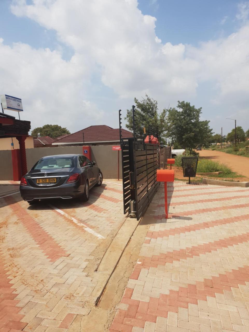 Mathlyn Guesthouse Gaborone Zewnętrze zdjęcie