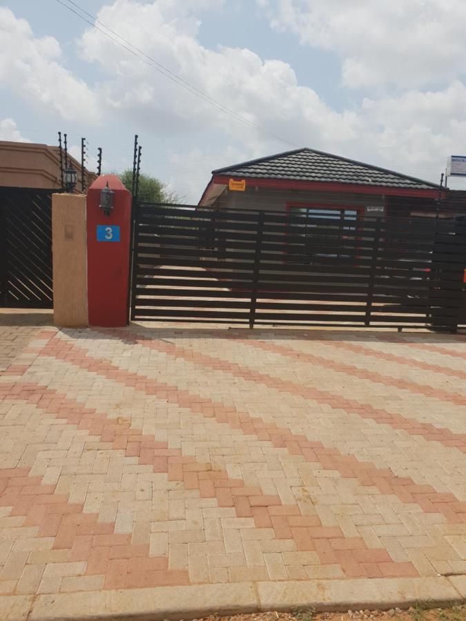 Mathlyn Guesthouse Gaborone Zewnętrze zdjęcie